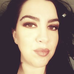 Meet your Posher, Angie